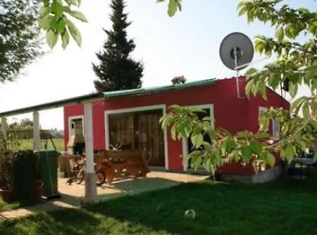 Appartamento In Vrvari With Balcony, Air Conditioning, Wifi, Washing Machine