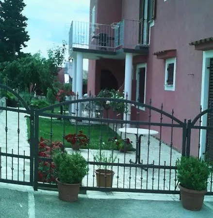In Vrvari With Balcony, Air Conditioning, Wifi, Washing Machine *
