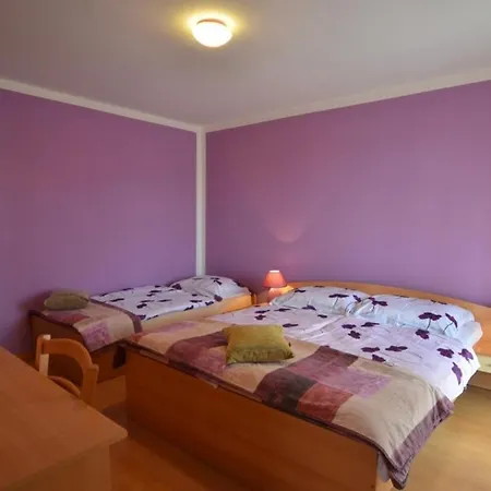 In Vrvari With Balcony, Air Conditioning, Wifi, Washing Machine Porec