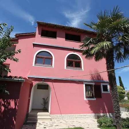 In Vrvari With Balcony, Air Conditioning, Wifi, Washing Machine *
