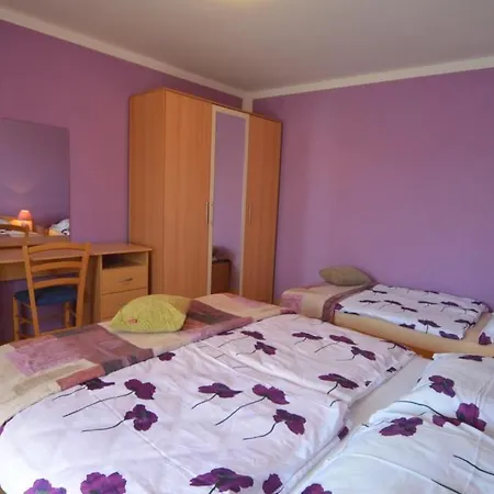 In Vrvari With Balcony, Air Conditioning, Wifi, Washing Machine * Porec